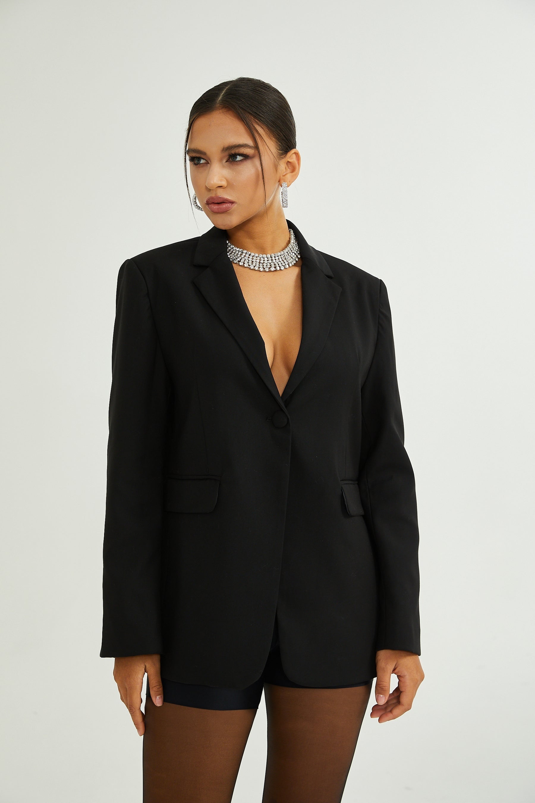 Single Breasted Black Wool Blazer with a Relaxed Fit