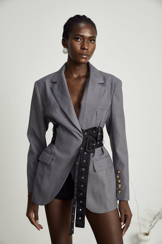 Tailored Blazer with a Belted Waist for a Professional Setting