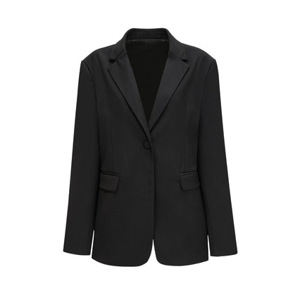 Comfortable Black Wool Blazer with Single Breasted Closure