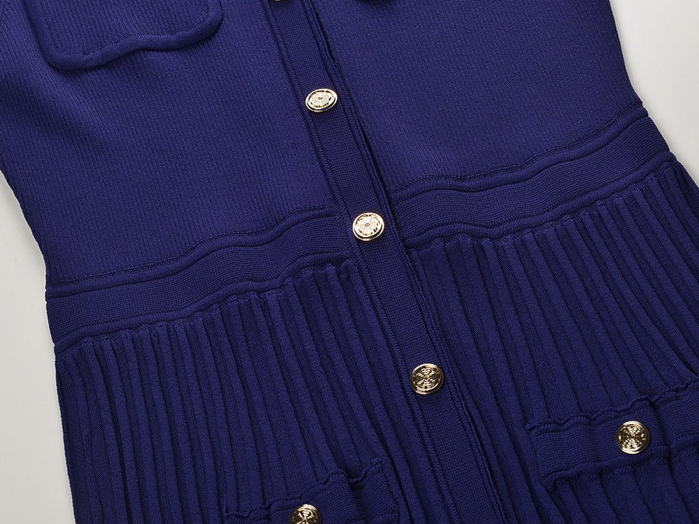 Button - Up Pleated Dress: Outfit in Breathable Knit - Blue